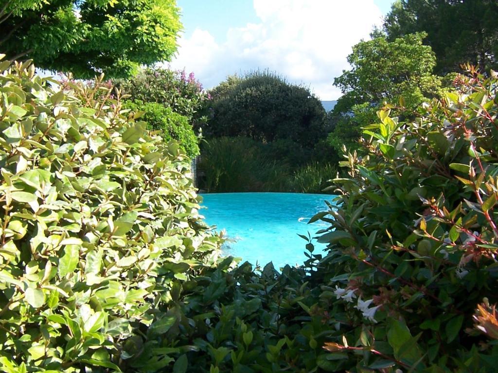 Lou Granos Bed & Breakfast กอร์ด ห้อง รูปภาพ