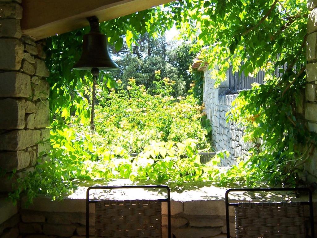 Lou Granos Bed & Breakfast กอร์ด ภายนอก รูปภาพ