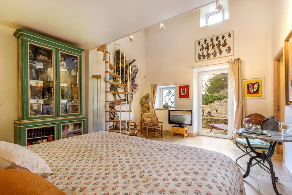 Lou Granos Bed & Breakfast กอร์ด ภายนอก รูปภาพ