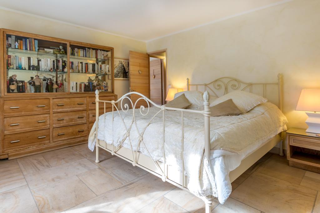 Lou Granos Bed & Breakfast กอร์ด ภายนอก รูปภาพ