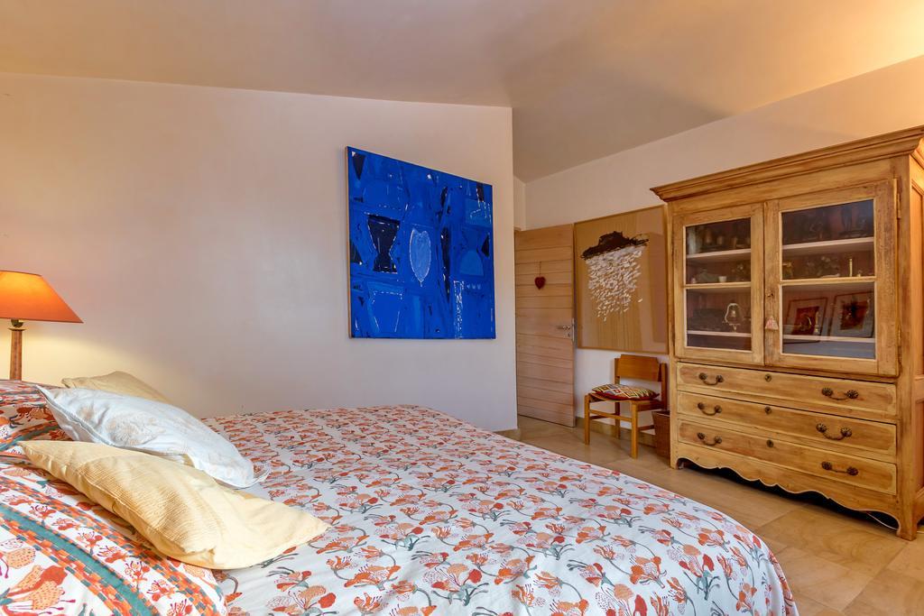 Lou Granos Bed & Breakfast กอร์ด ภายนอก รูปภาพ