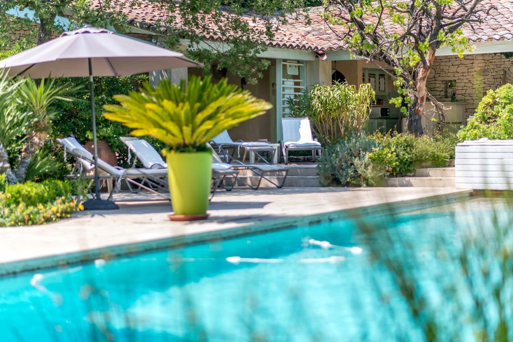 Lou Granos Bed & Breakfast กอร์ด ภายนอก รูปภาพ